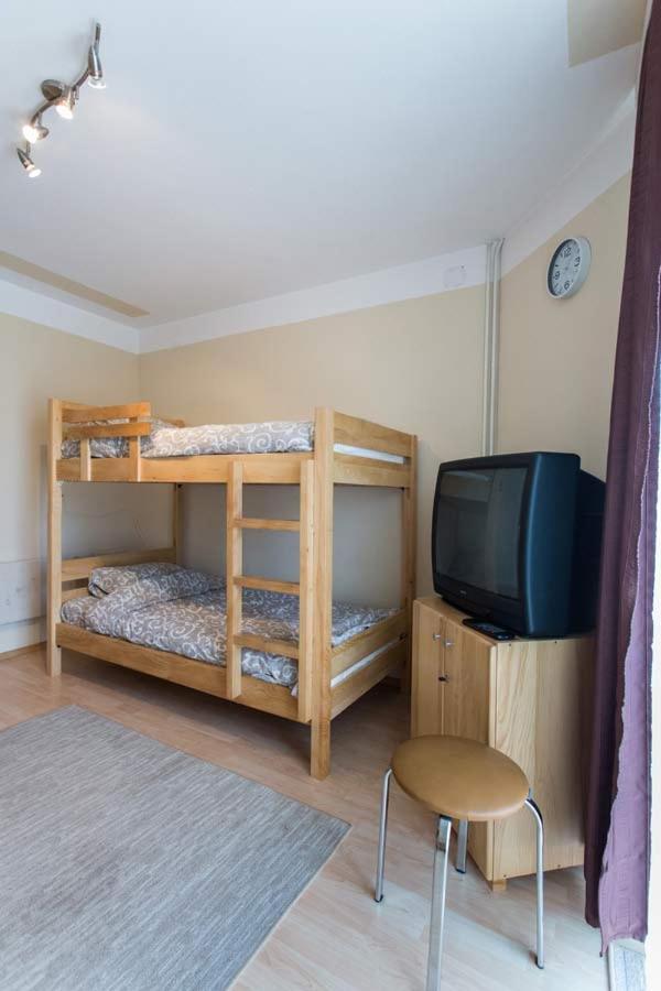 Hostel Day 'N' Night Ni Eksteriør billede
